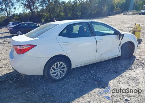 2019 Toyota Corolla Le z USA, uszkodzony, nr VIN 5YFBURHE5KP939431